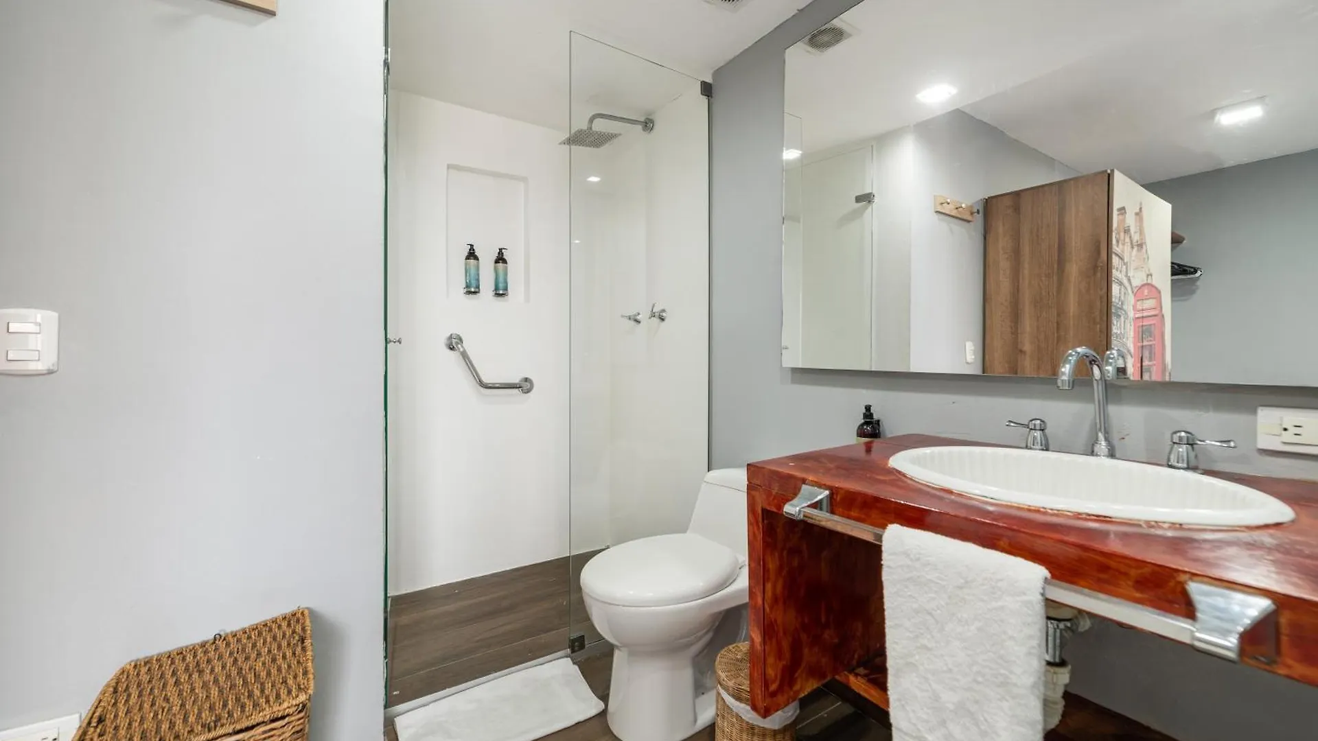 Apartamentos Ayamonte By Housy Host Medellin Colombia