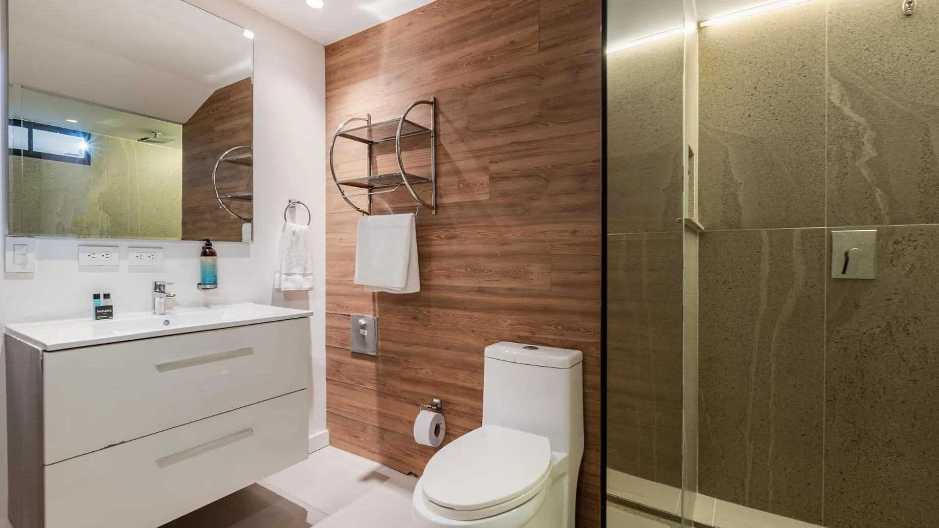 Apartamentos Ayamonte By Housy Host Medellin Colombia